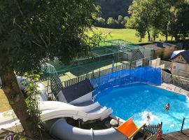 Piscine toboggans chauffée