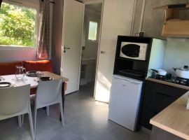 Airotel Pyrénées Mobil-home 2 chambres..jpg